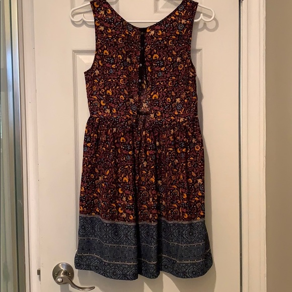 Sundress with back cutout - Picture 2 of 5